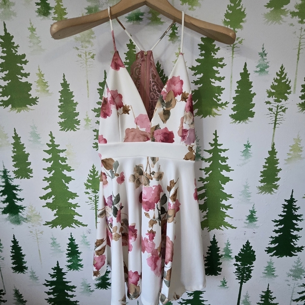 Floral Windsor Spaghetti Strap Open Back Lace Dress